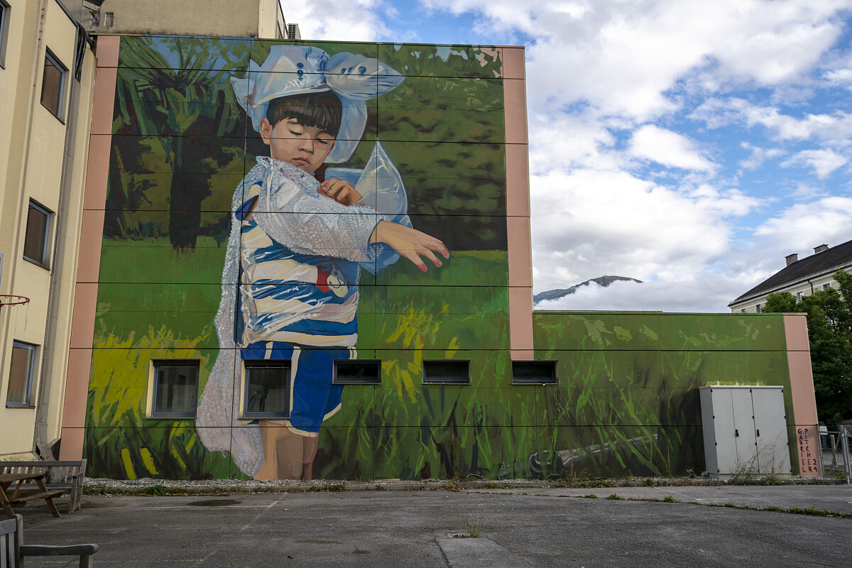 Gabriel_Pitcher_bubble_cape_Hero_1