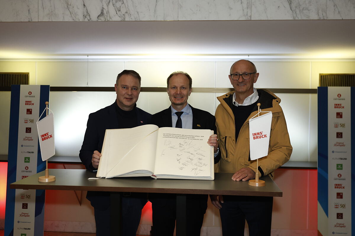 260223_Goldenes Buch 2