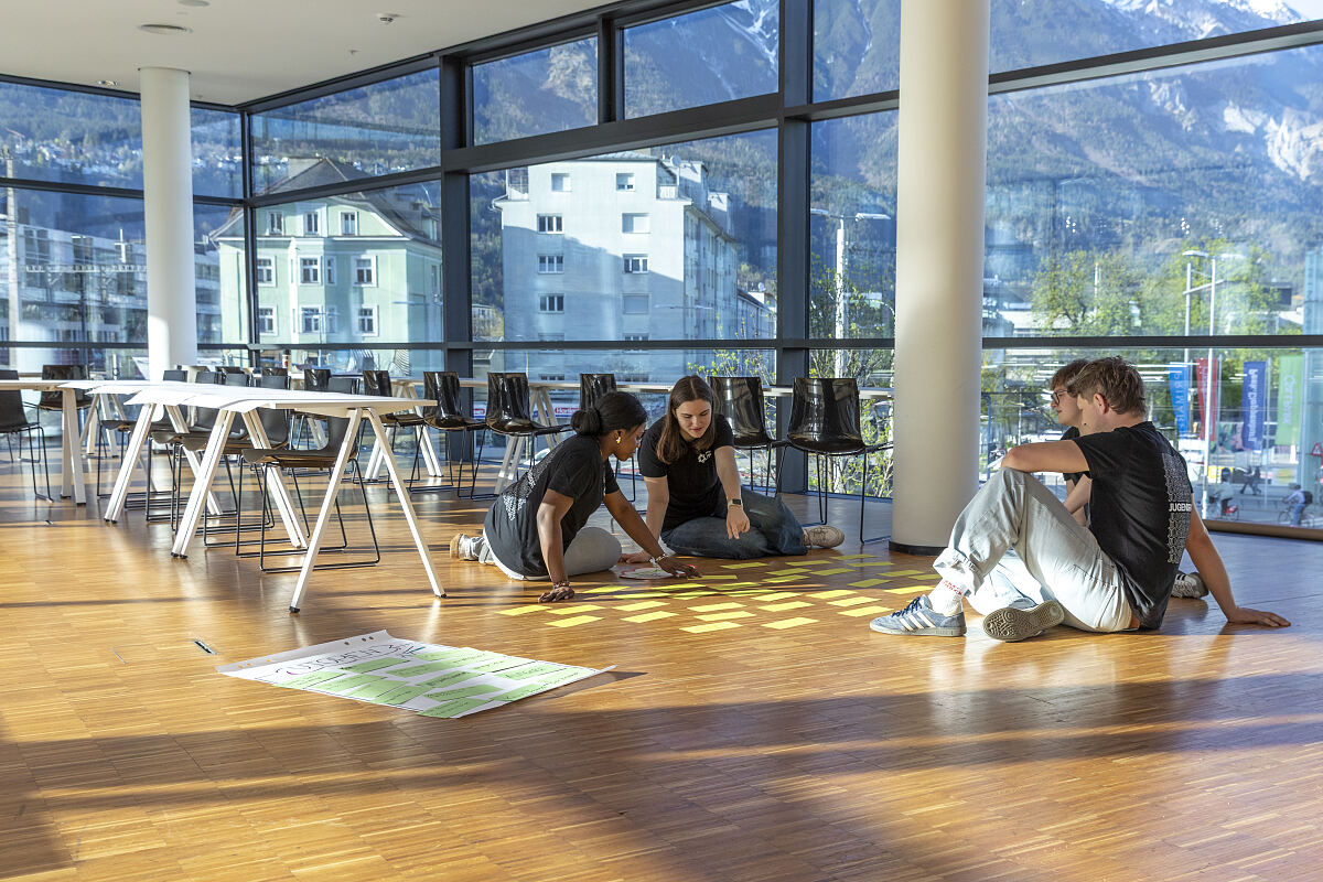 260427_Jugendbeirat_Stadtbibliothek_R_Kubanda_7