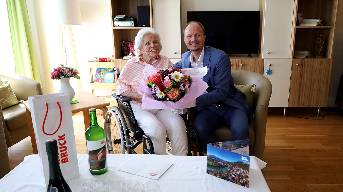 260710_107_Jahre_Frau_Pfitscher_2_DJ