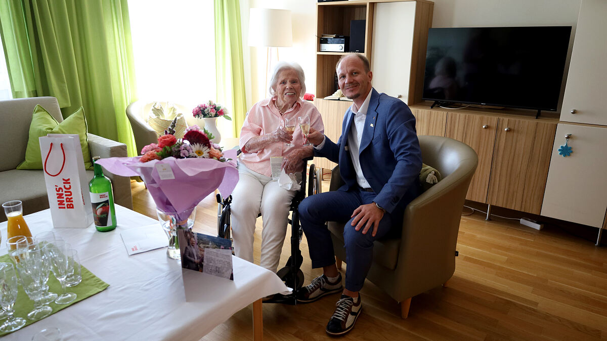 260710_107_Jahre_Frau_Pfitscher_4_DJ