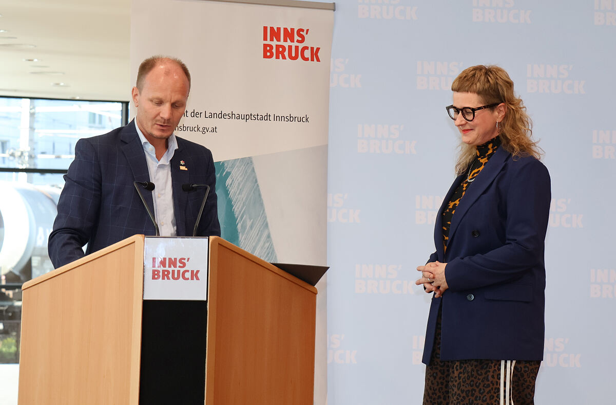 261014_Kunstpreis_Johanna_Tinzl_Bgm_AS