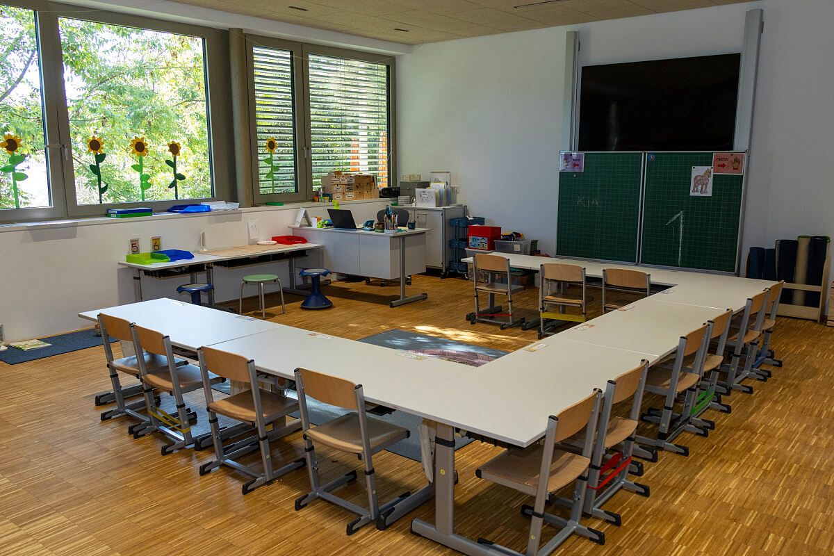 Ein Klassenzimmer im neuen Zubau am Campus Arzl.