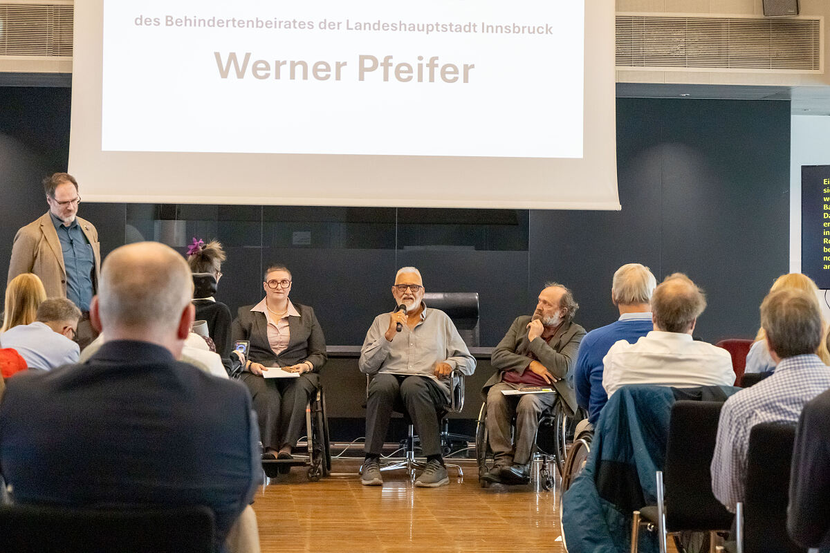 Die ehemaligen BBR-Vorsitzenden Elisabeth Rieder, Werner Pfeifer und Hubert Stockner bedankten sich für die Ehrung. 