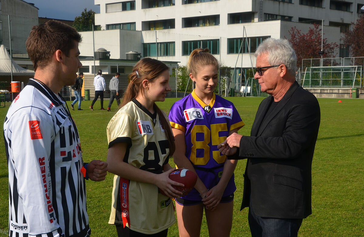 290415_flagfootball1_dh