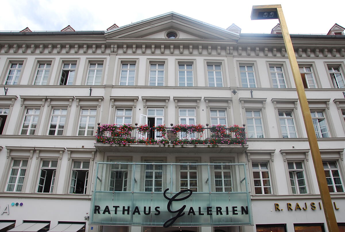 rathaus-maria-theresien-strasse-1