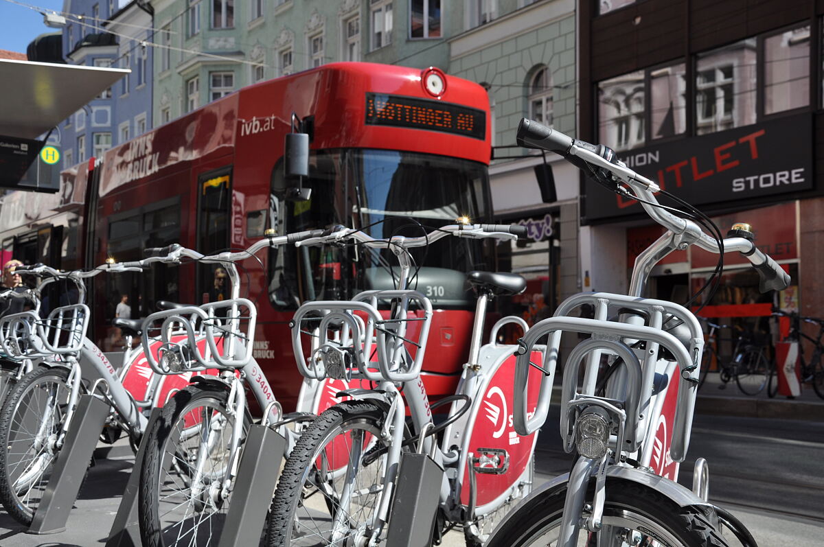 12-13_mobilitaet_stadtrad_strassenbahn