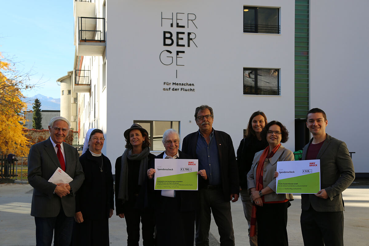 121115_scheck-fluechtlinge_vl