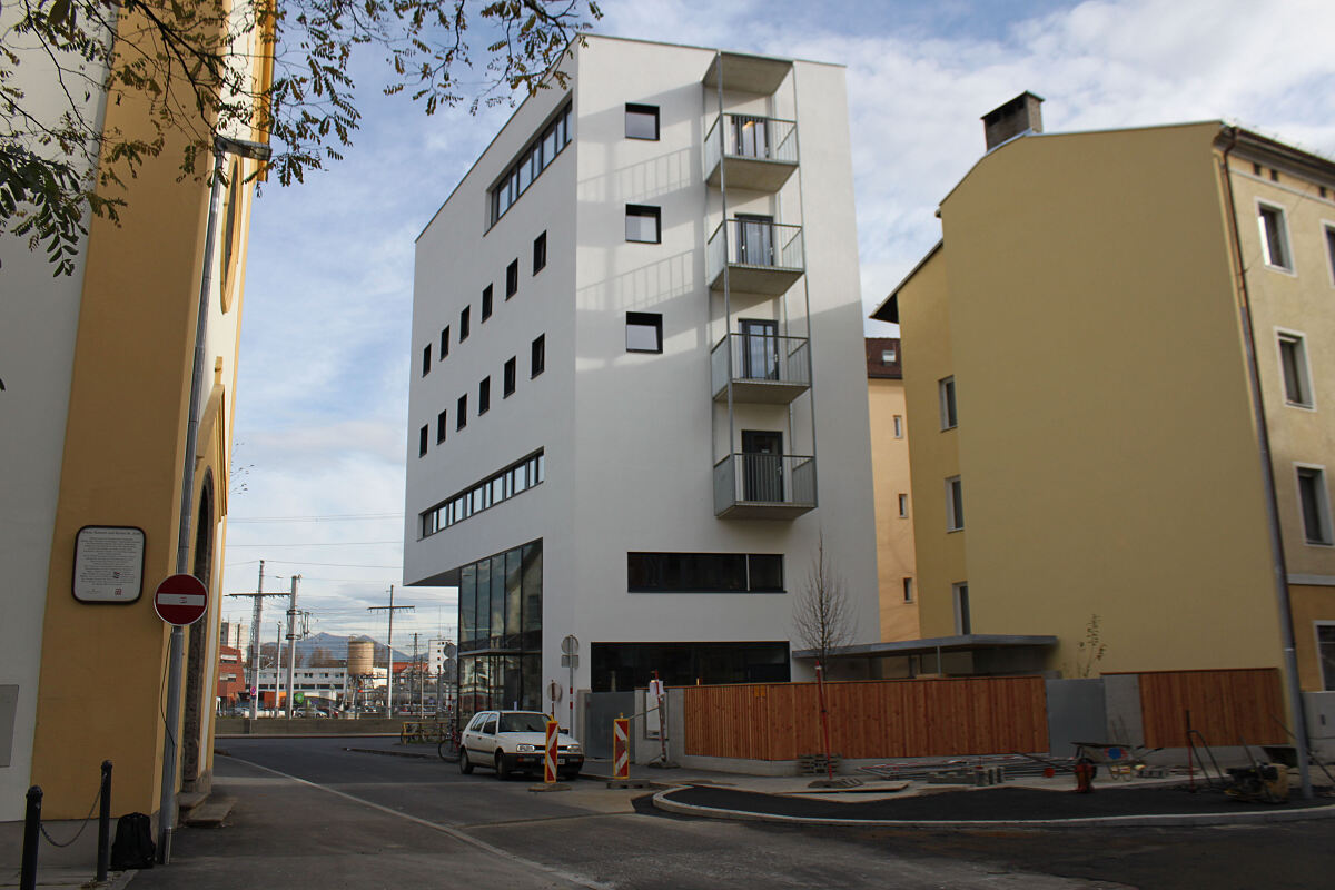 261115_mentlvilla_neu_fassade-caritas_wolchowe