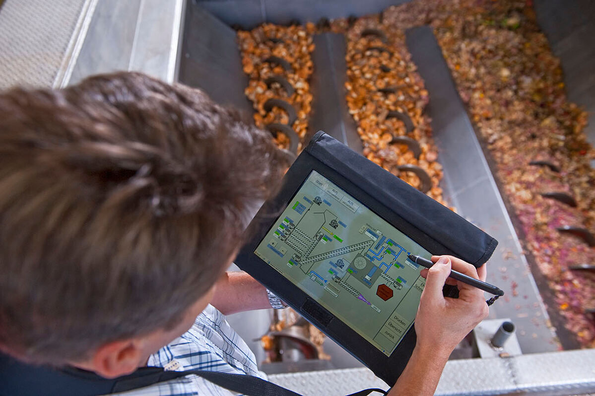 020117_bedienung-schnecken_bioabfallaufbereitungsanlage_ikb