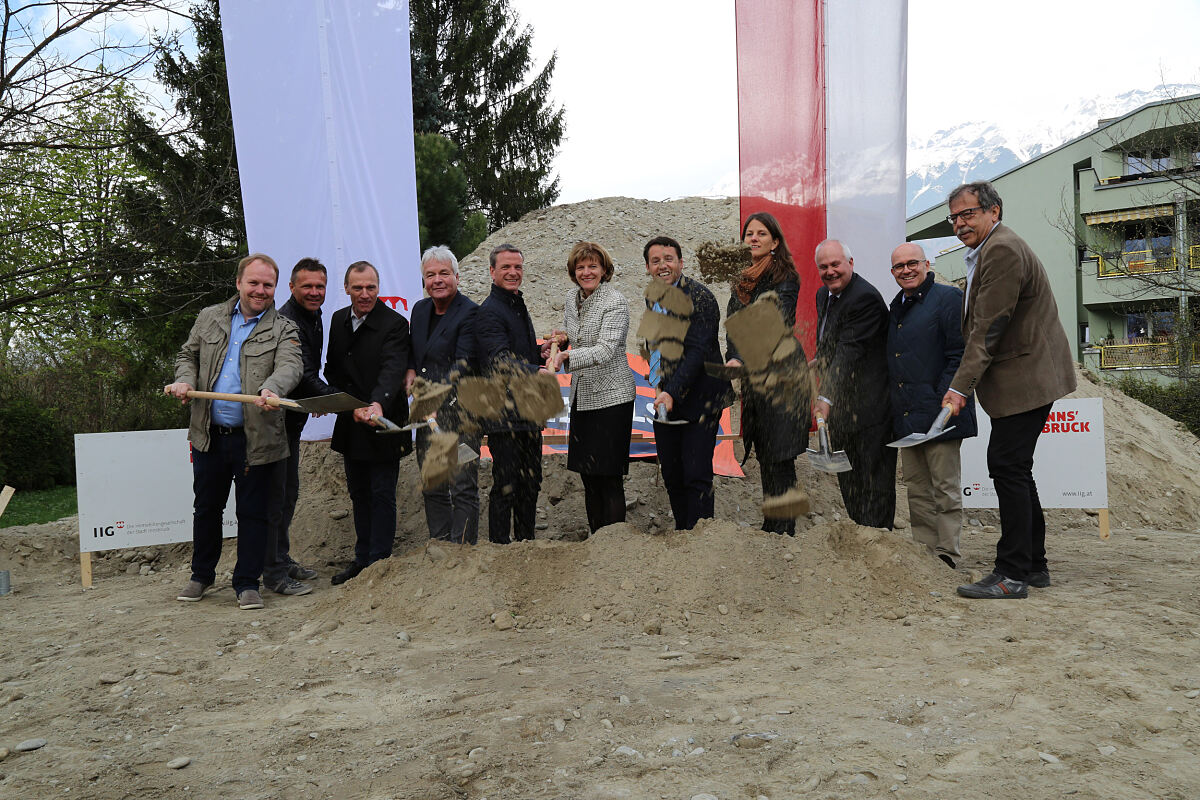 170407_spatenstich_psychosoz-begleitung_vl