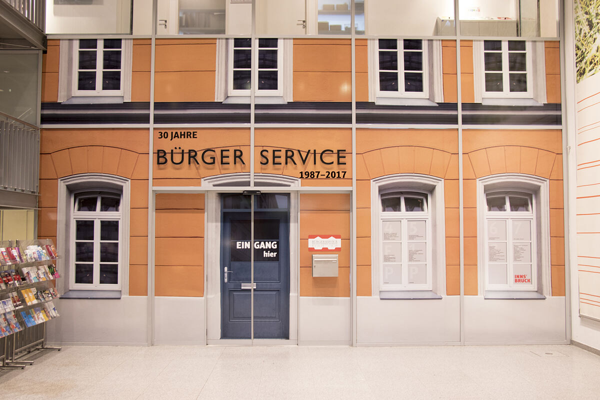 0405_modernisierung_30-jahre-buergerservice-fassade-rs-01
