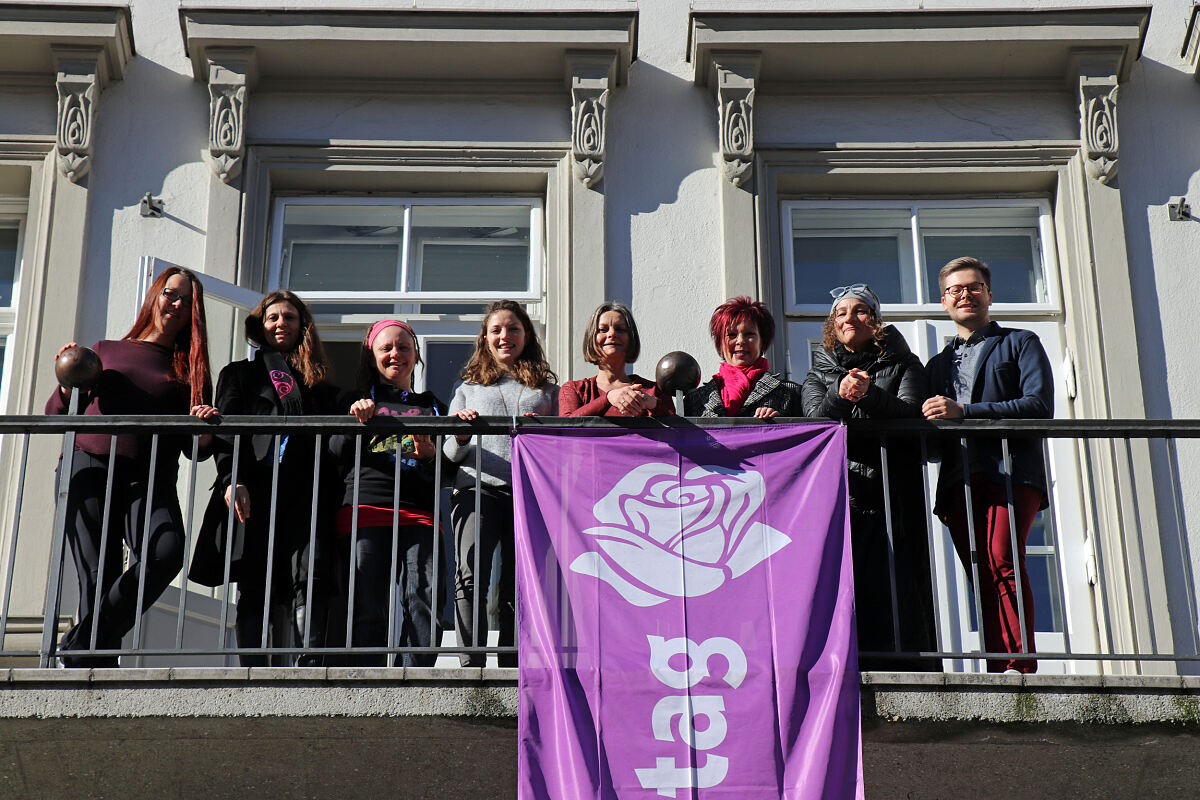 180308_frauenfahne_hs