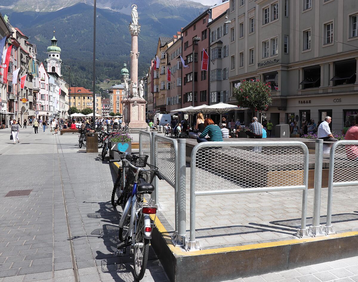 180713_metallbuegel_maria-theresien-strasse