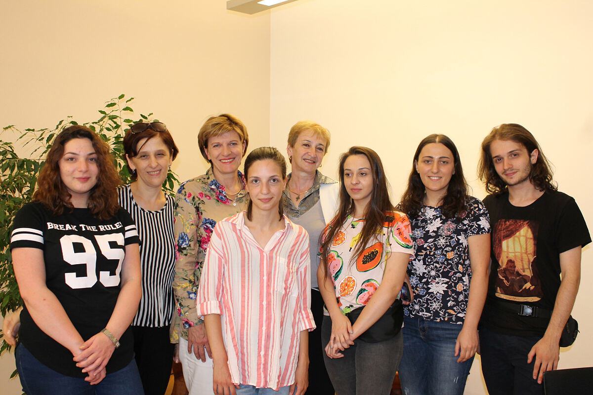 b1_180724_georgische-studierende