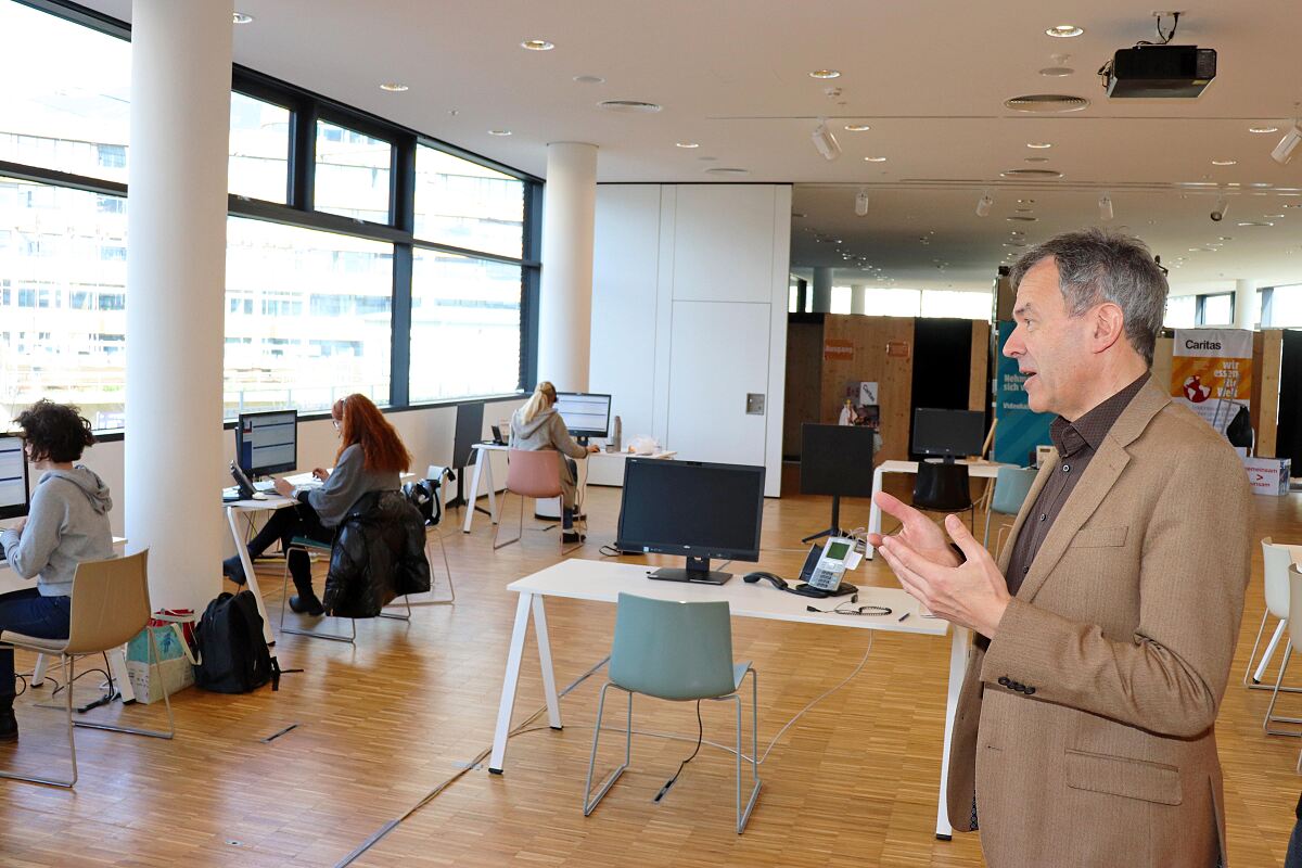 200327_gesundheitshotline_stadtbib-c-gstraunthaler