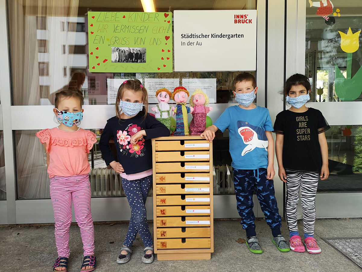 16_17_kindergarten_au_masken_kinder_-c-birgit-warger