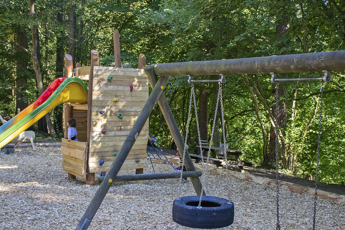 200908_neugestaltung_spielplatz_gruener_boden_4_mf