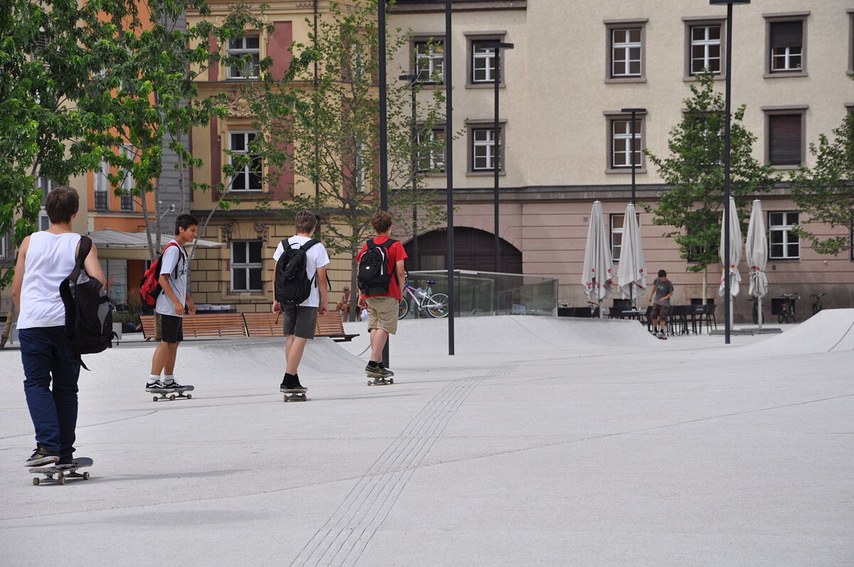 landhausplatz-skateboarder-2