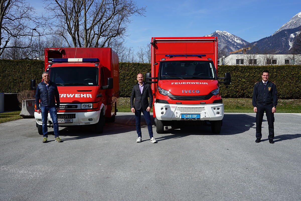 210401_berufsfeuerwehr_alter_und_neuer_last-bfi_andreas_woergetter