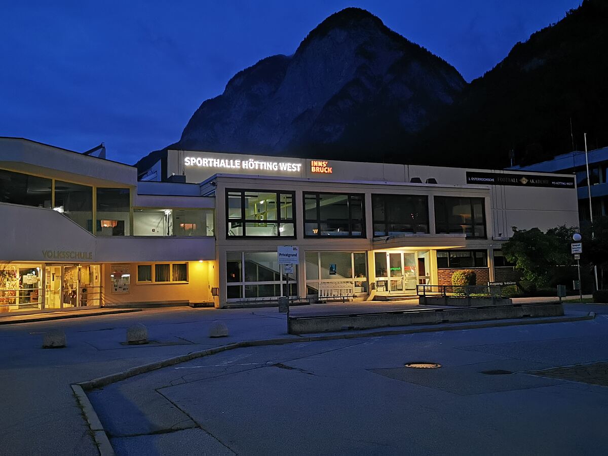 leuchtschriftzug_sporthalle_hoetting_west-sportamt