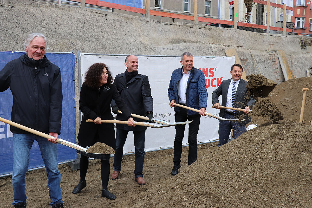 211012_spatenstich_kranewitterstrasse1_-c-wg