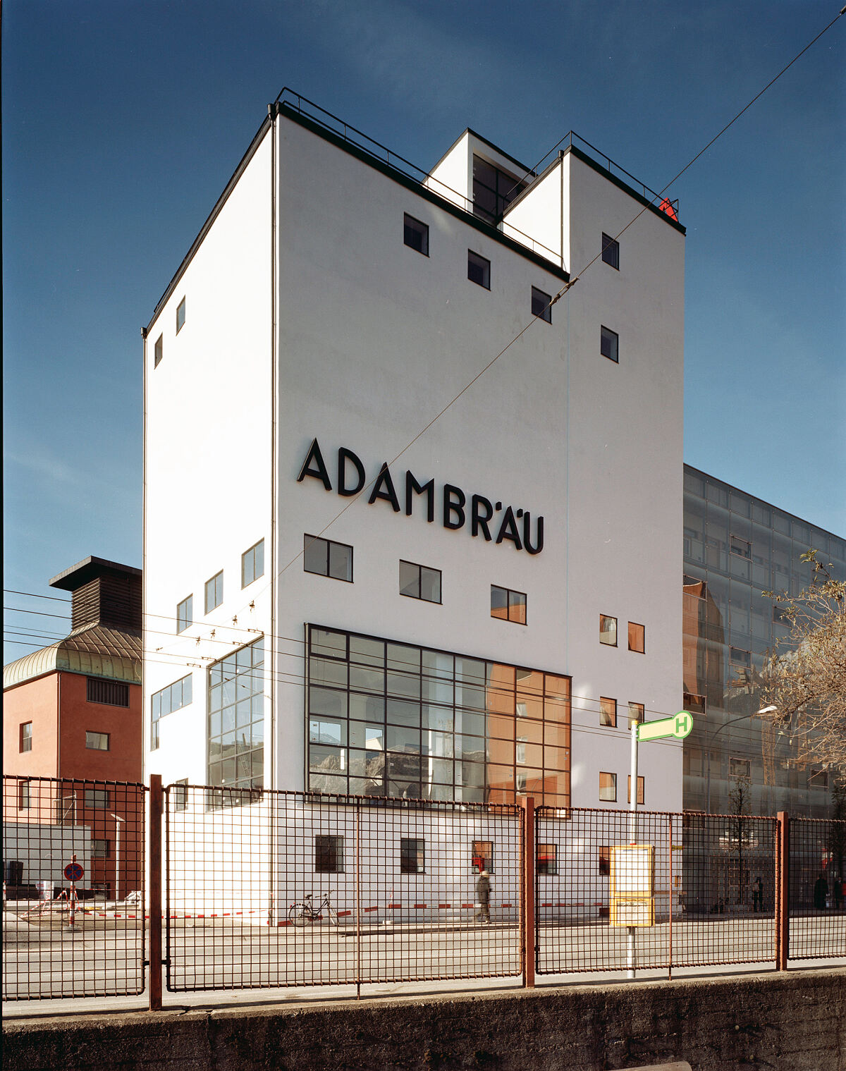 adambraeu_aussen-schaller