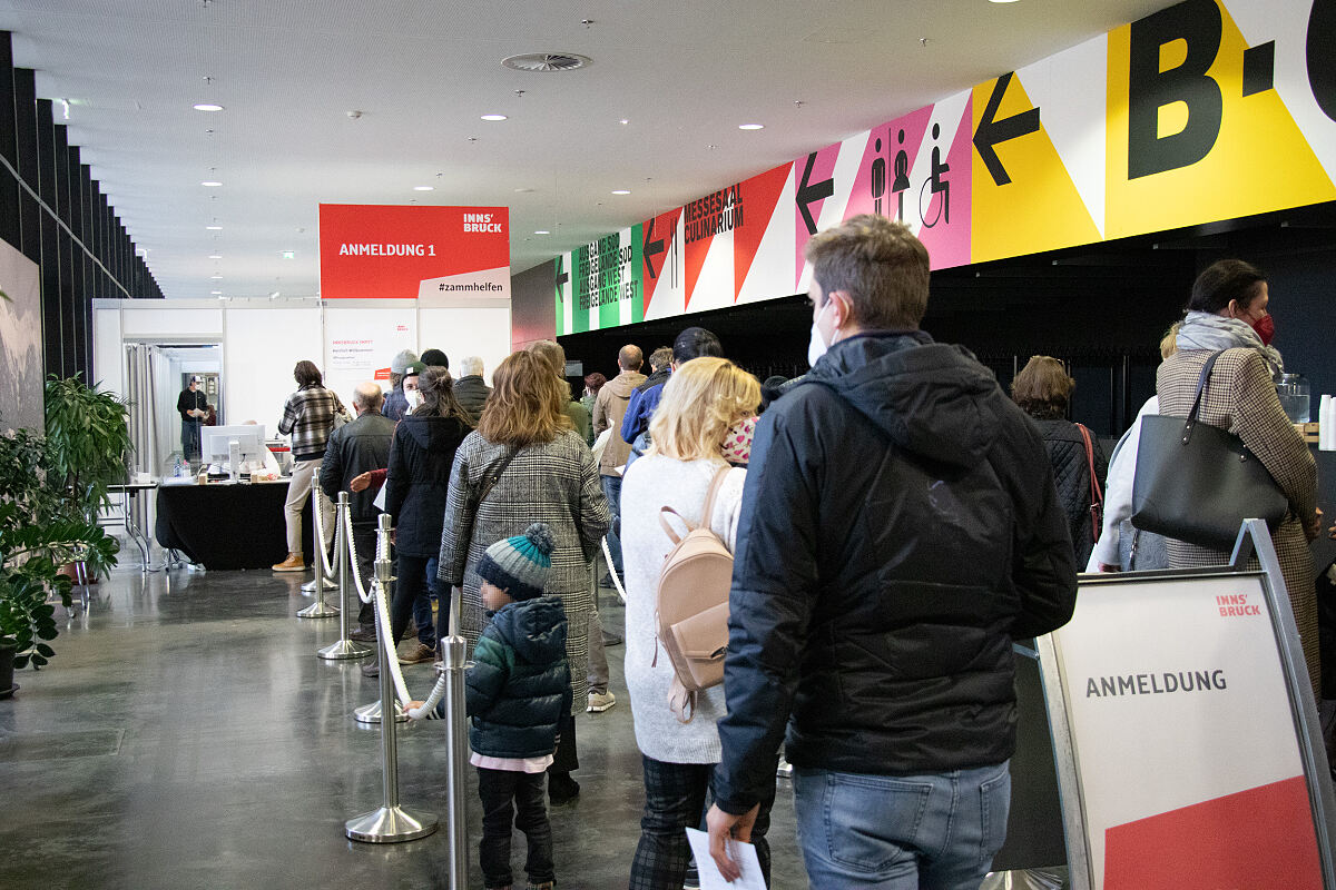 211126_impfaktion_messe_1-c-wg