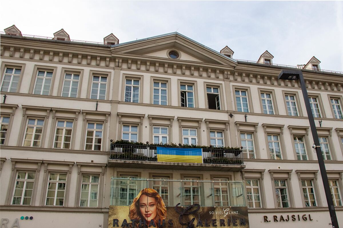 220224_ukrainische_fahne_rathaus-ad