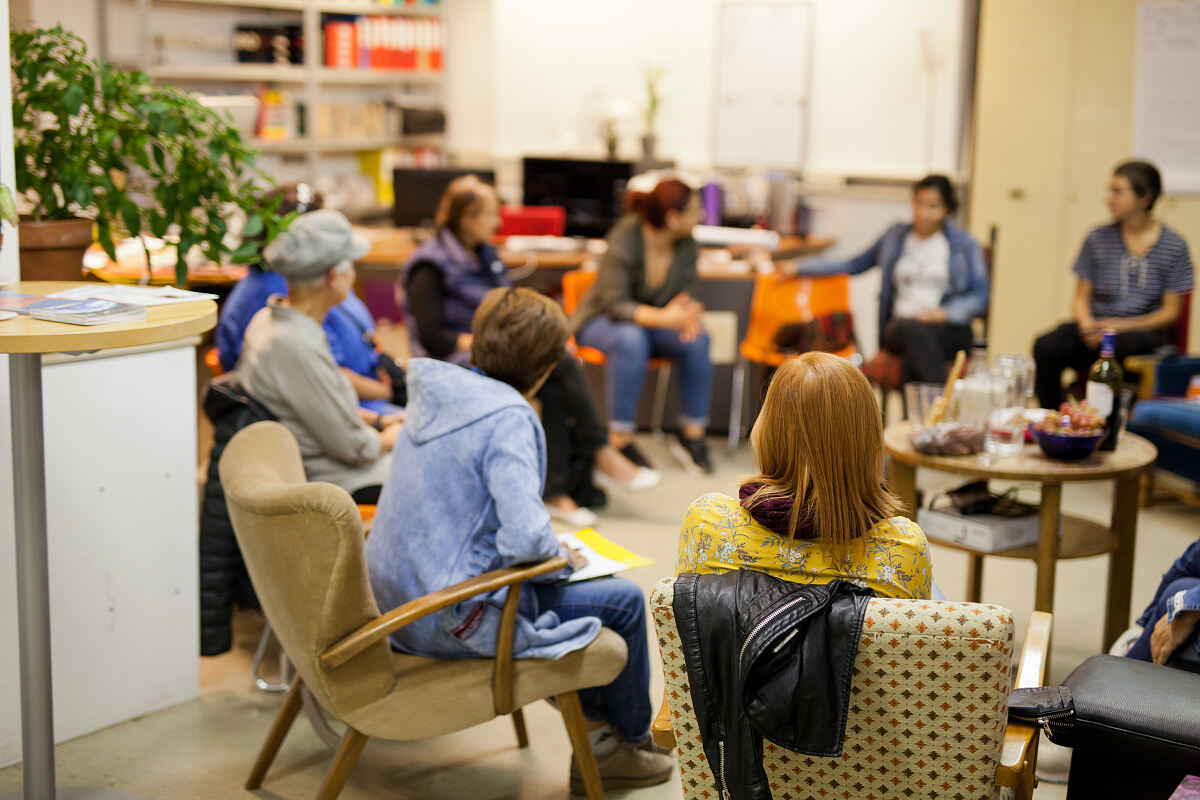 16_17_frauenvernetzung_gespraechsrunden