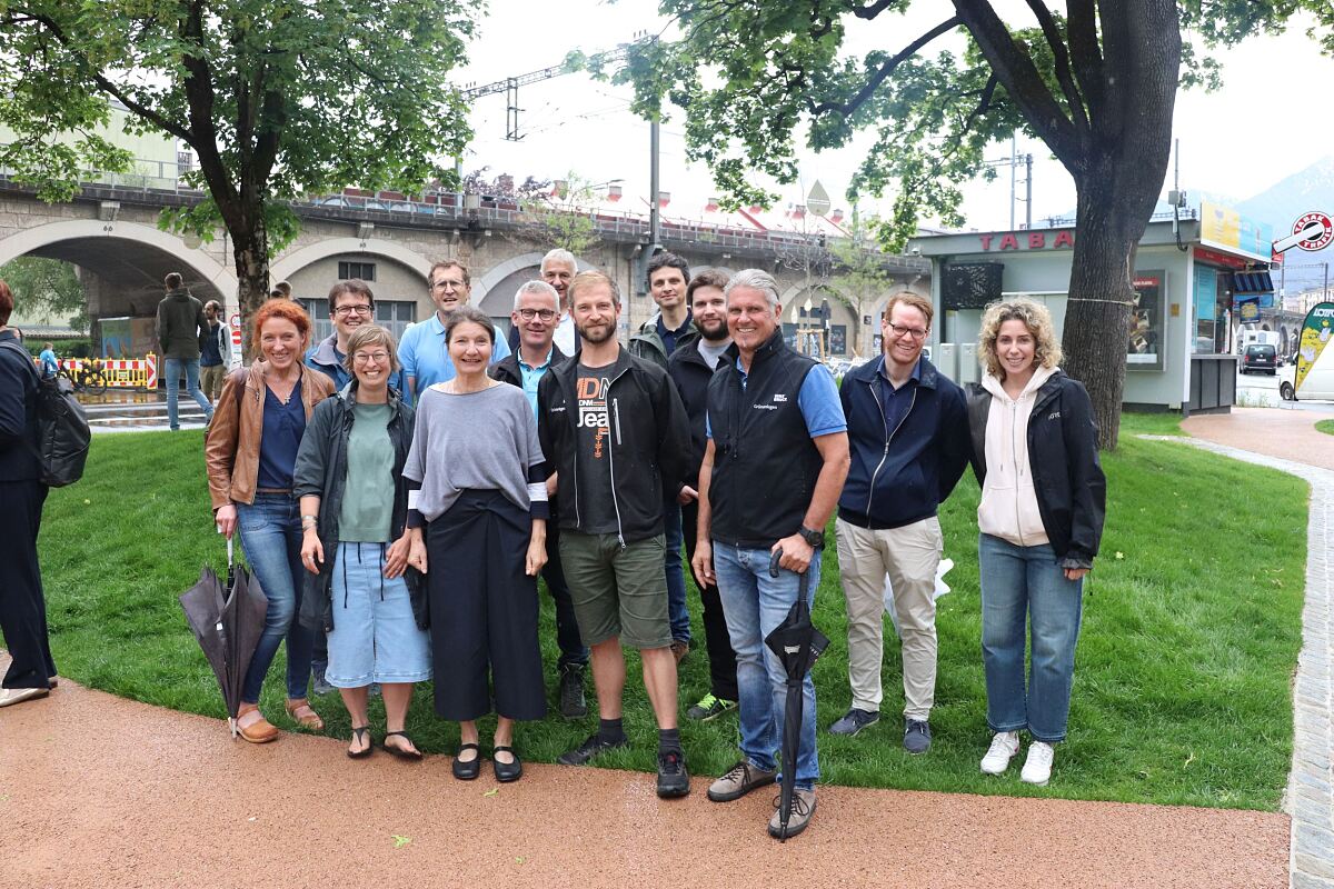 220516_cool_inn_eroeffnung_staedtische_mitarbeiterinnen_-c-wg