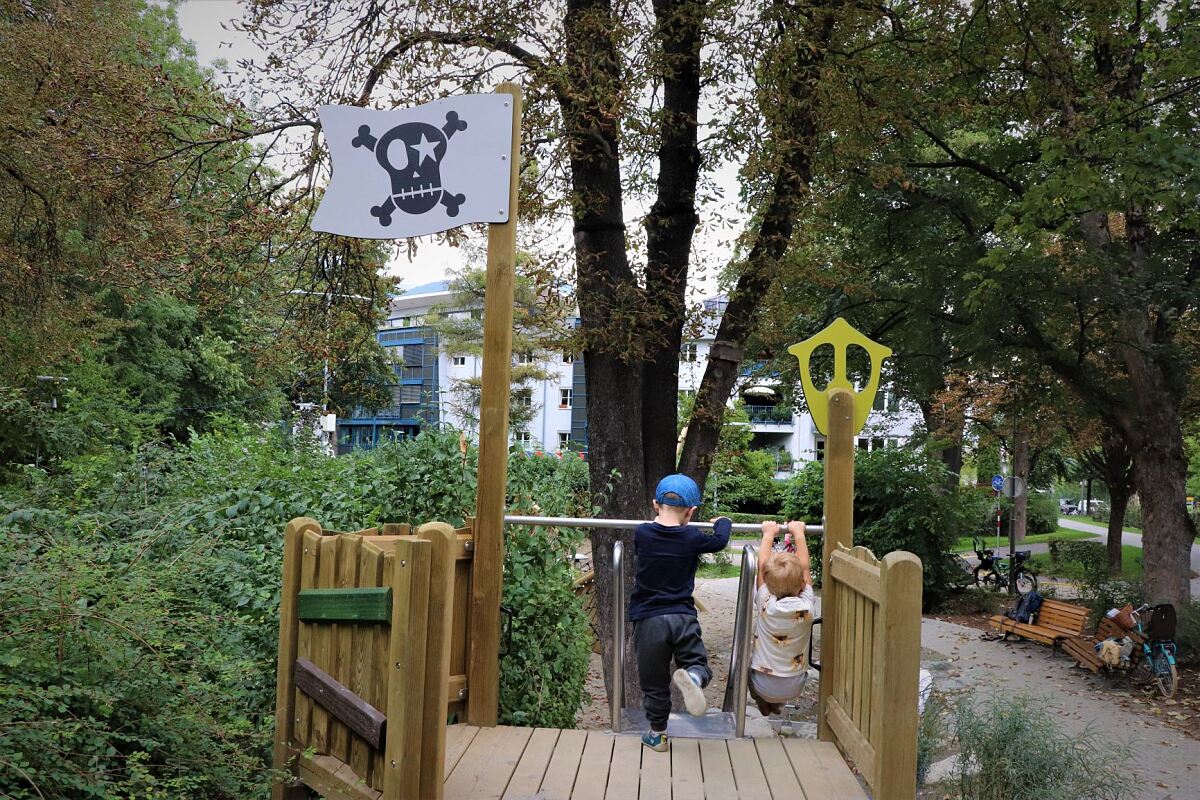 14_15_piratenspielplatz_wg