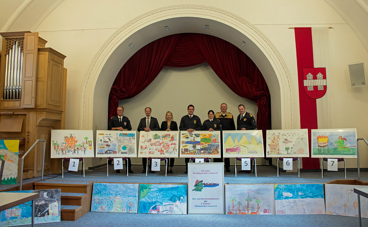 221014_feuerwehr_malwettbewerb_jury_fb