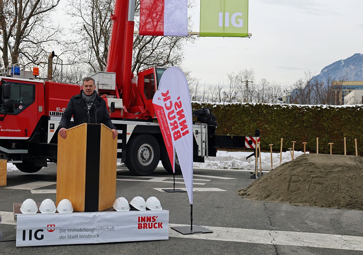 221219_spatenstich_bfi_willi_fb