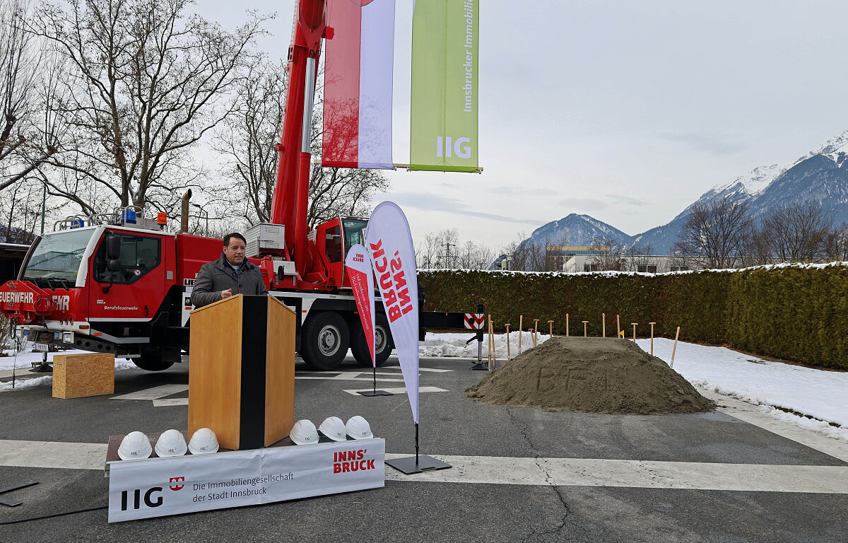 221219_spatenstich_bfi_danler_fb