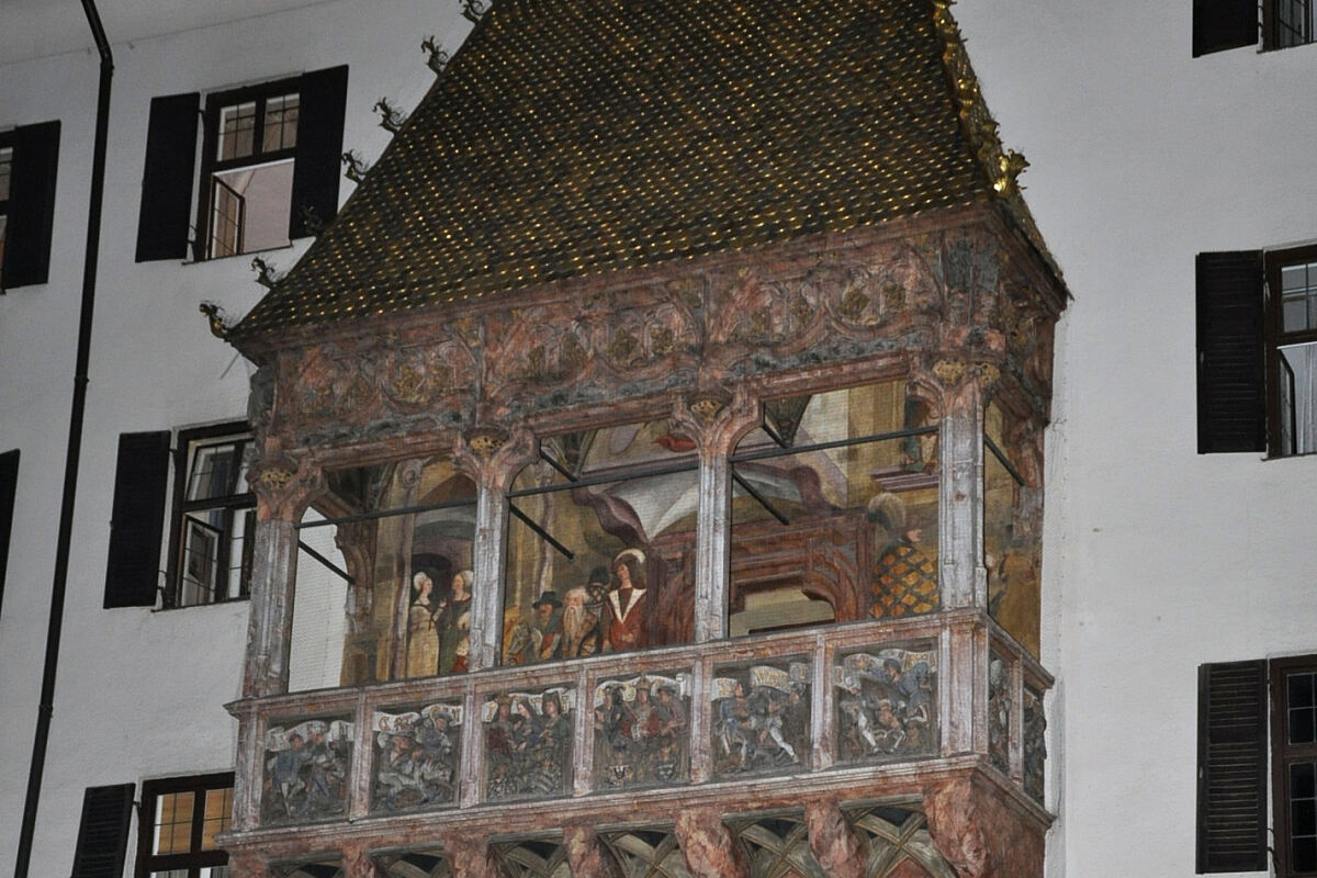230323_earth-hour-goldenes-dachl_unbeleuchtet_-_stadt_innsbruck