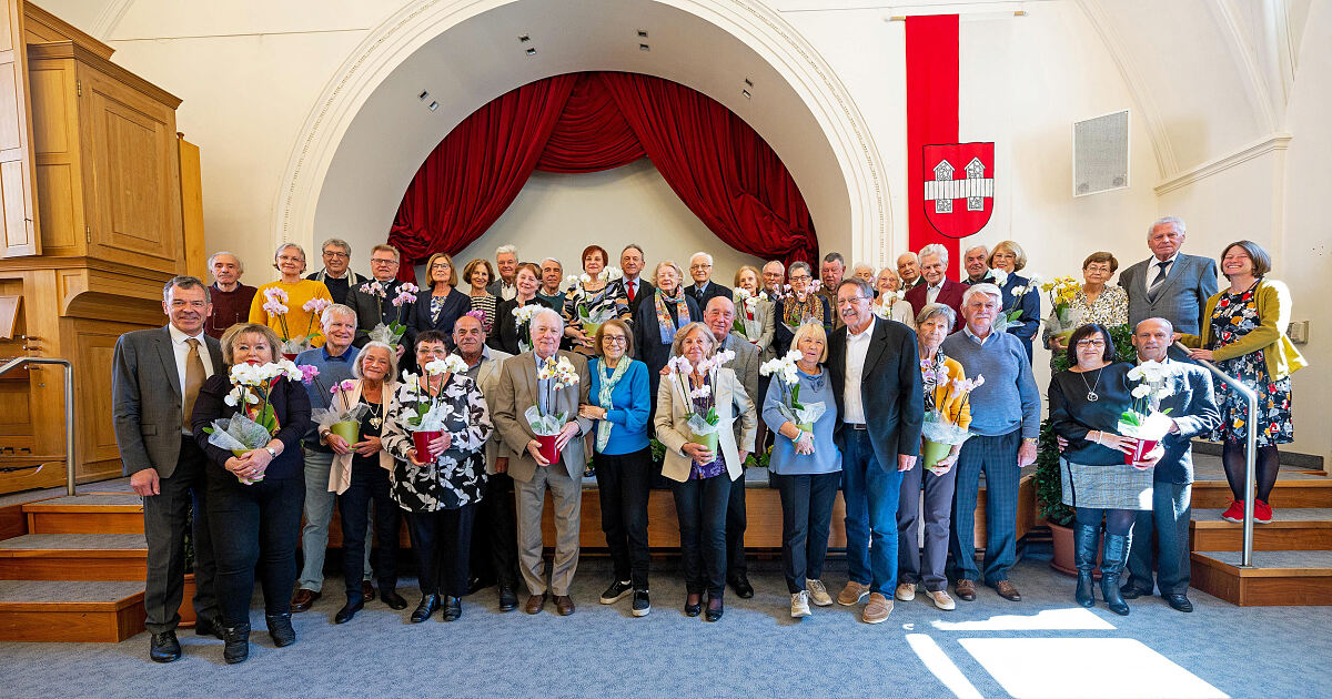 230405_hochzeitsjubelfeier_gruppenfoto_wanker