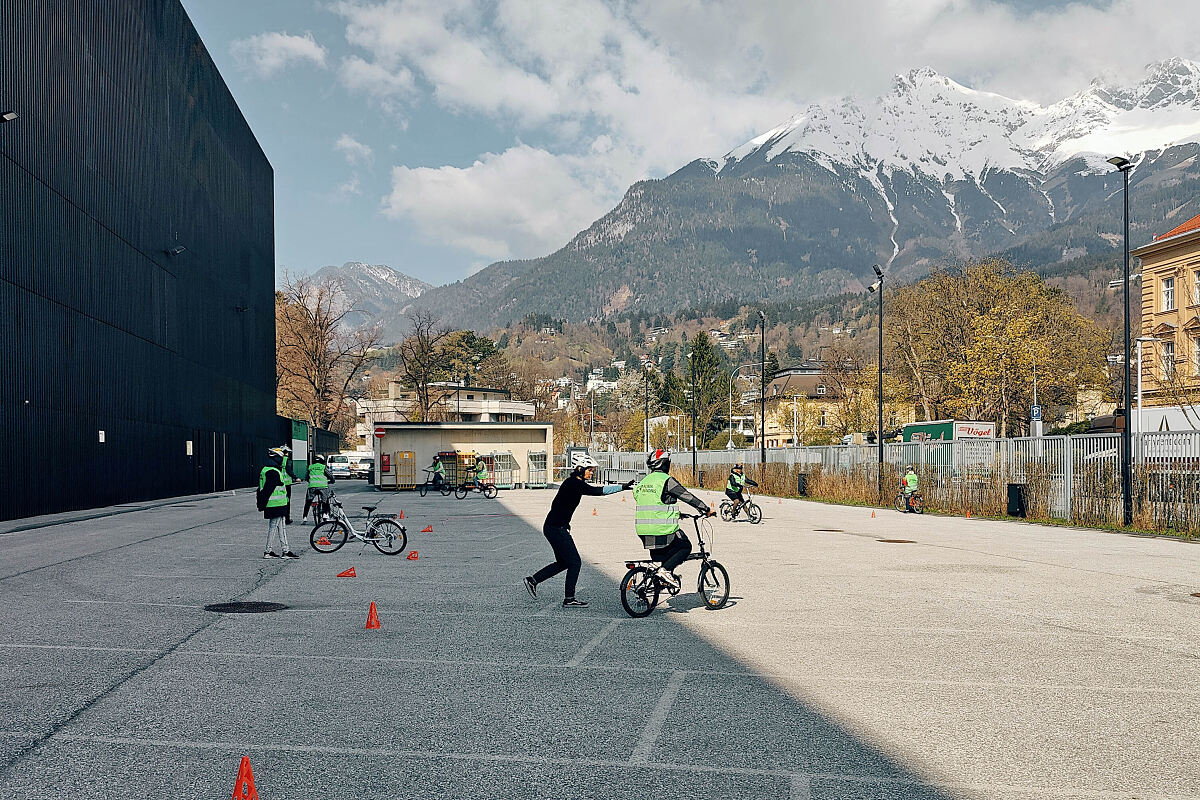 230406_fahrradkurs_frauen_fruehling_2023_1_-_stadt_innsbruck_s_awad
