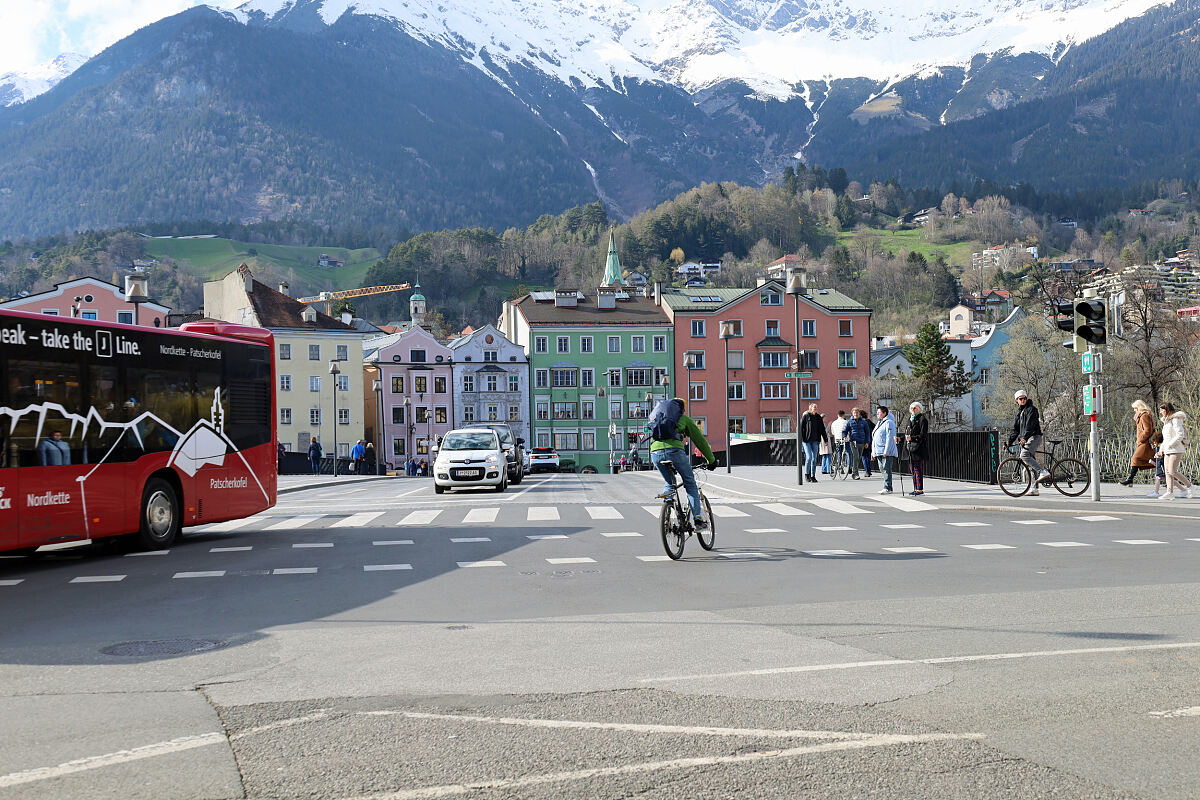 230602_herzog-otto-ufer_verkehr_md
