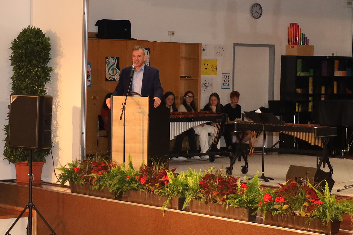 230703_schulschlussfeier_bgm_willi_fb