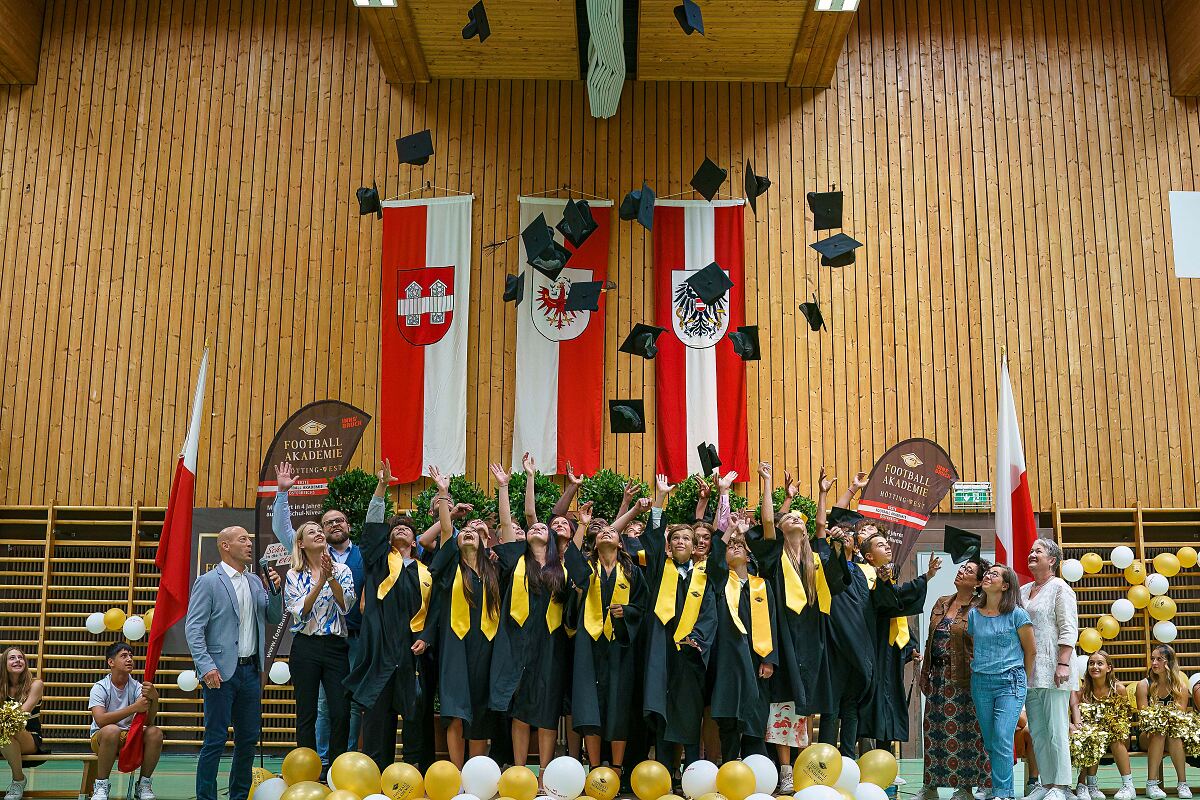 230707_graduiertenfeier_football_akademie_2023_-pixelstorys