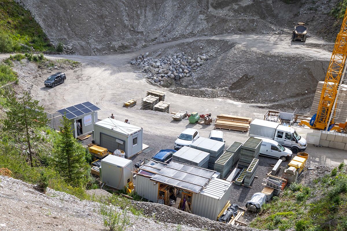 230703_baustelle_lawinendamm_solaranlage_1_mf