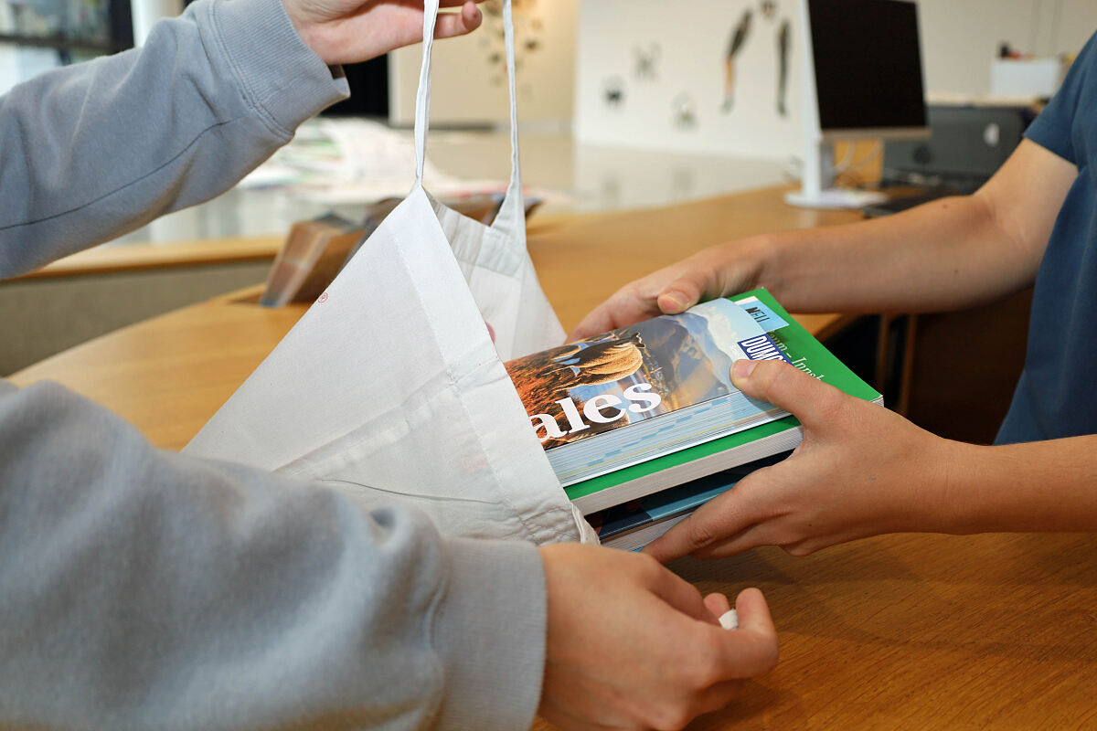 230802_stadtbibliothek_stofftaschen-12