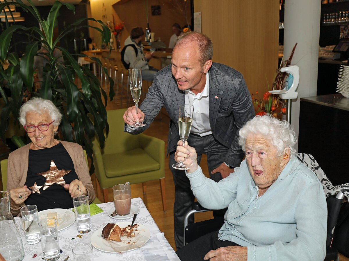 231020_100_geburtstag_rosa_geisenhof_fb_3