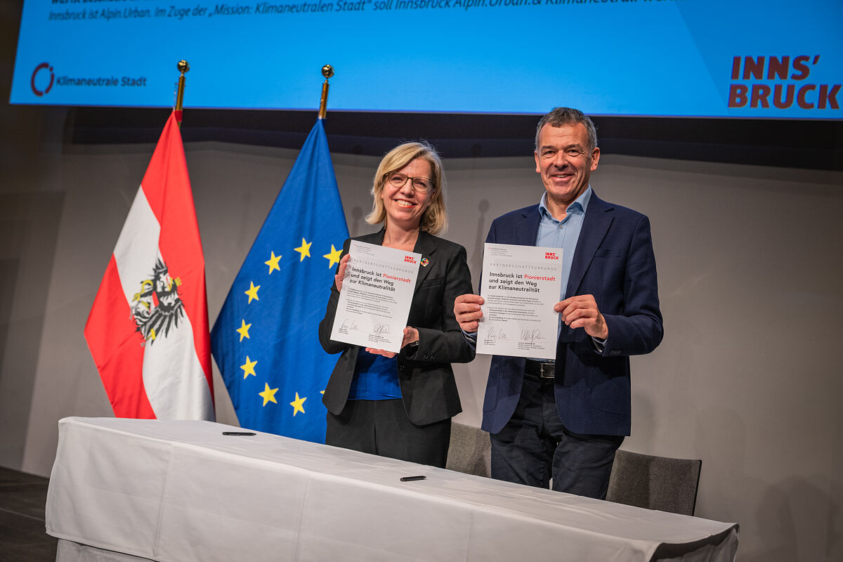 unterzeichnung_klimaneutrale_stadt_bmk_cajetan_perwein-8193