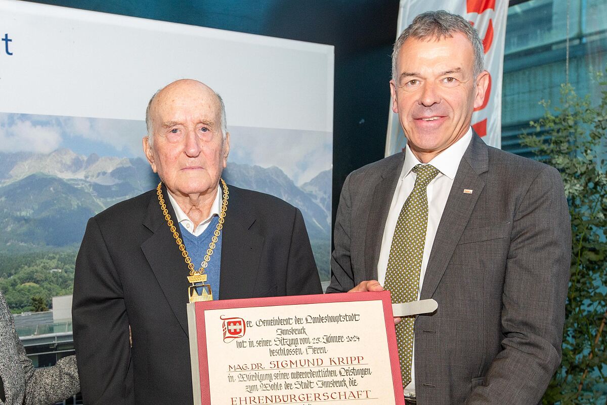 240326_ehrenbuergerschaftkripp_quer-c-mwanker