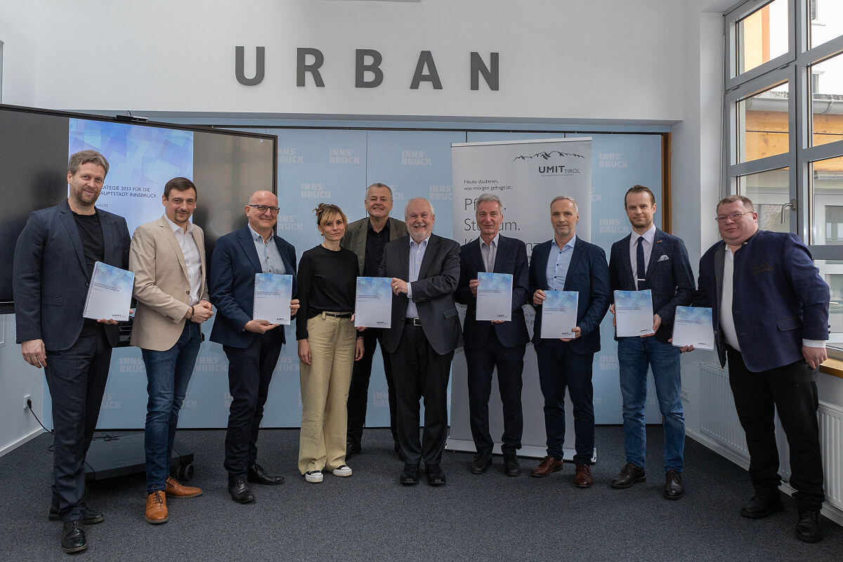 240329_praesentation_pflegestrategie_2033_mf_1