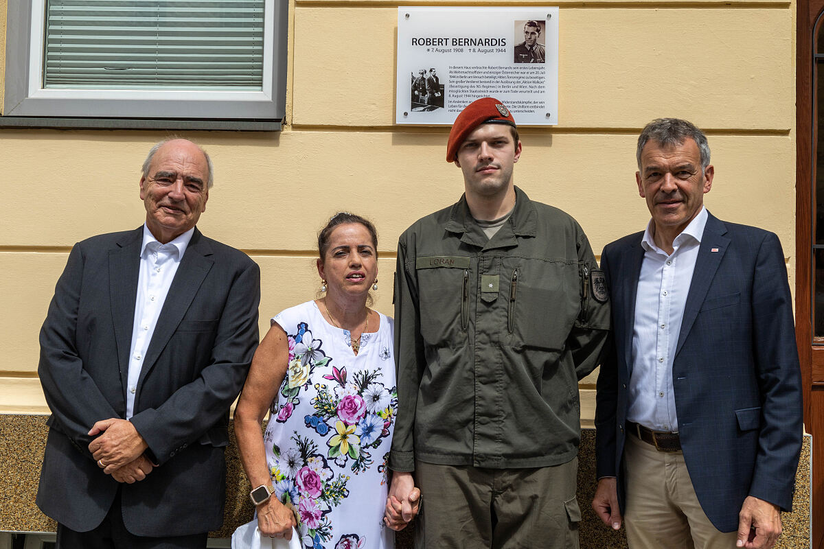 240808_enthuellung_gedenktafel_bernardis_mf