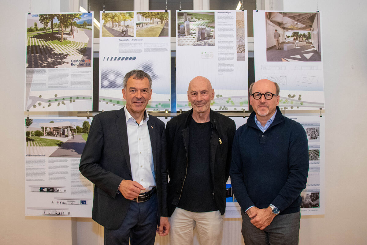 241015_ausstellung_reichenau_1_gruppe_fb