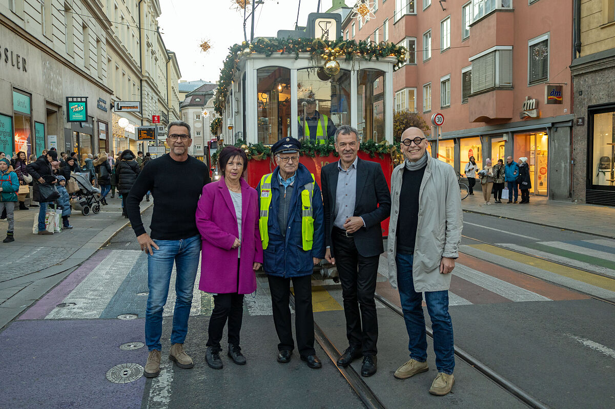241125_christkindlbahn_1_gruppe_fb
